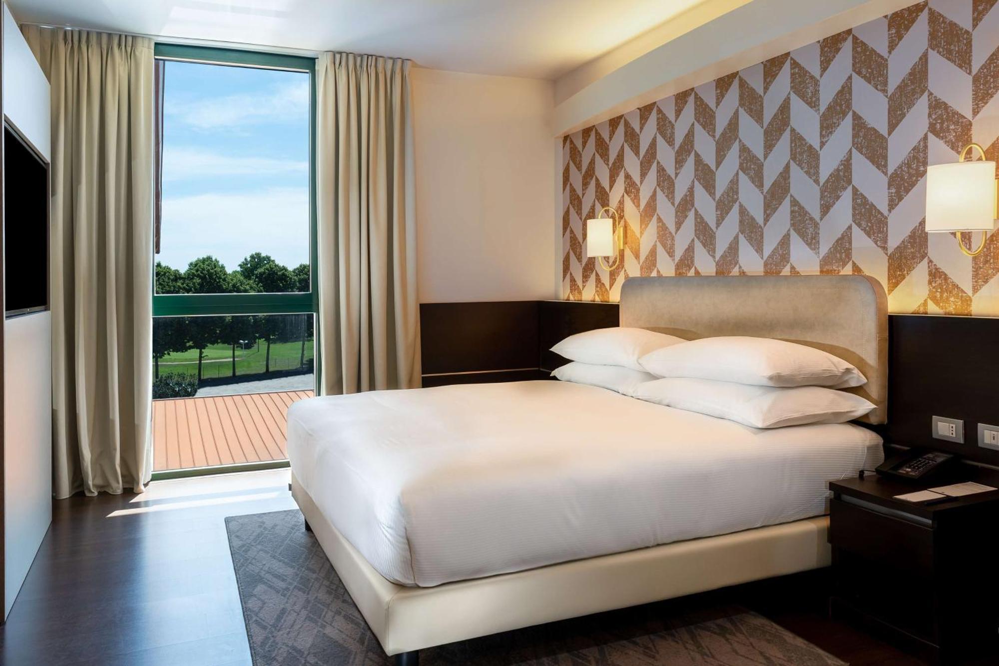 Doubletree By Hilton Milan Malpensa Solbiate Olona Hotel Eksteriør billede