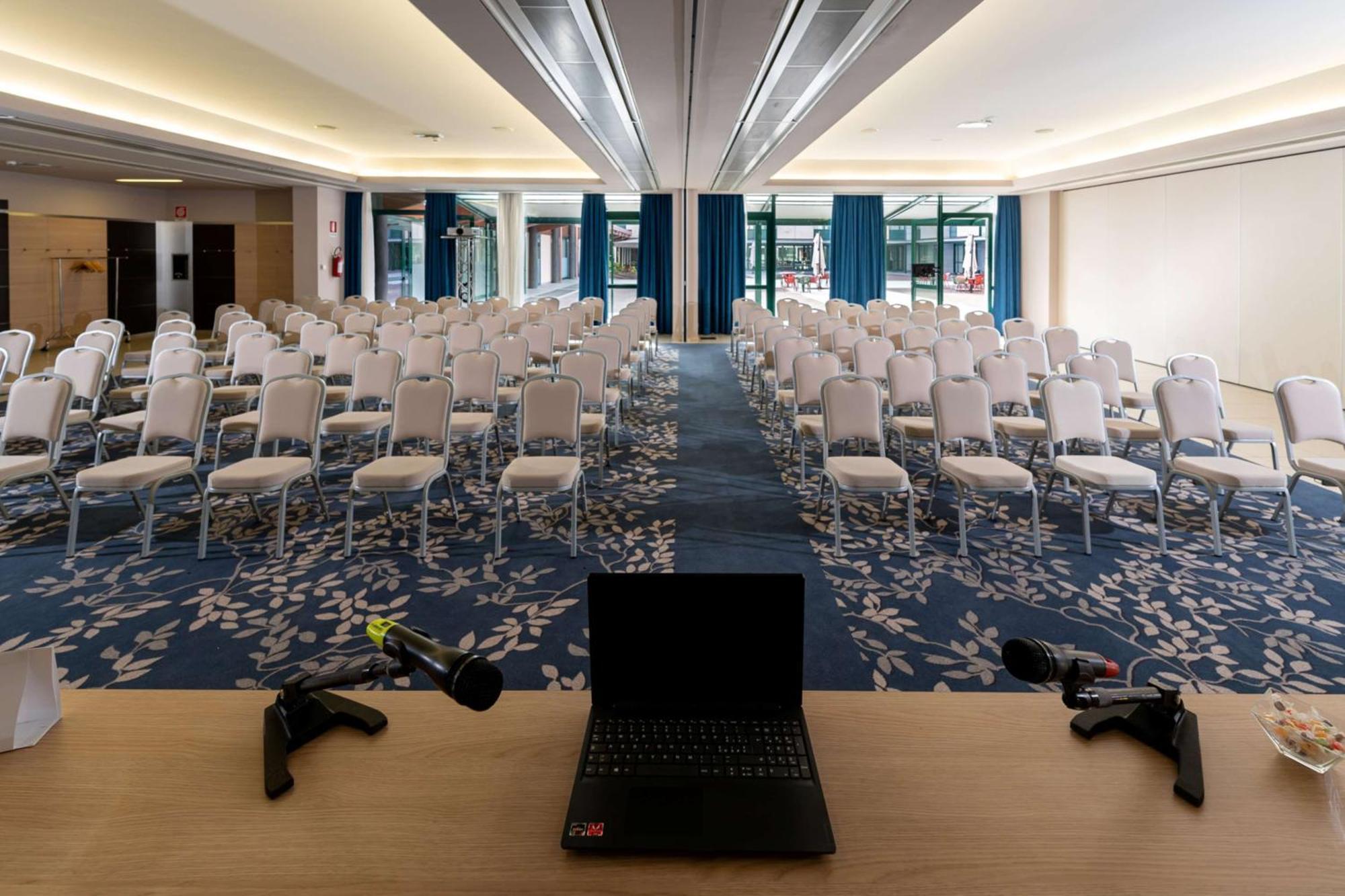 Doubletree By Hilton Milan Malpensa Solbiate Olona Hotel Eksteriør billede