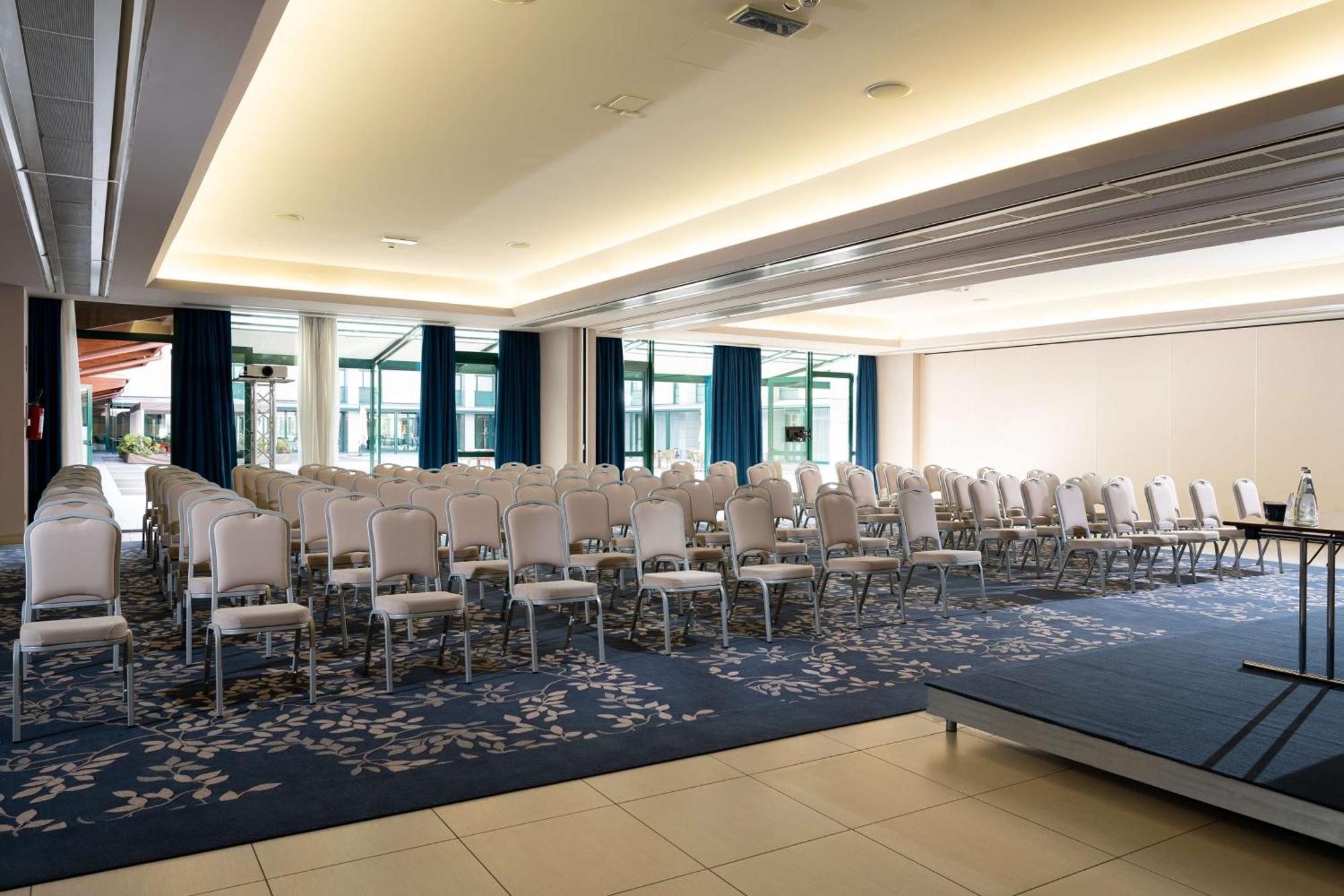 Doubletree By Hilton Milan Malpensa Solbiate Olona Hotel Eksteriør billede