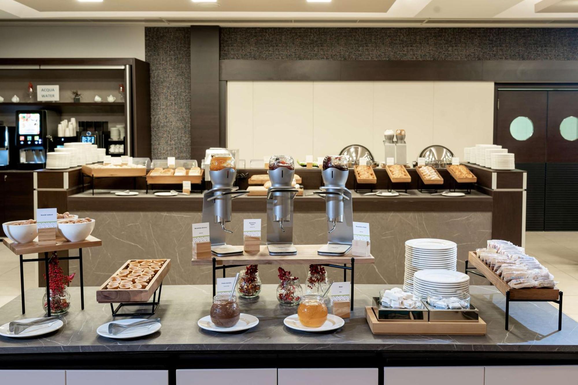 Doubletree By Hilton Milan Malpensa Solbiate Olona Hotel Eksteriør billede