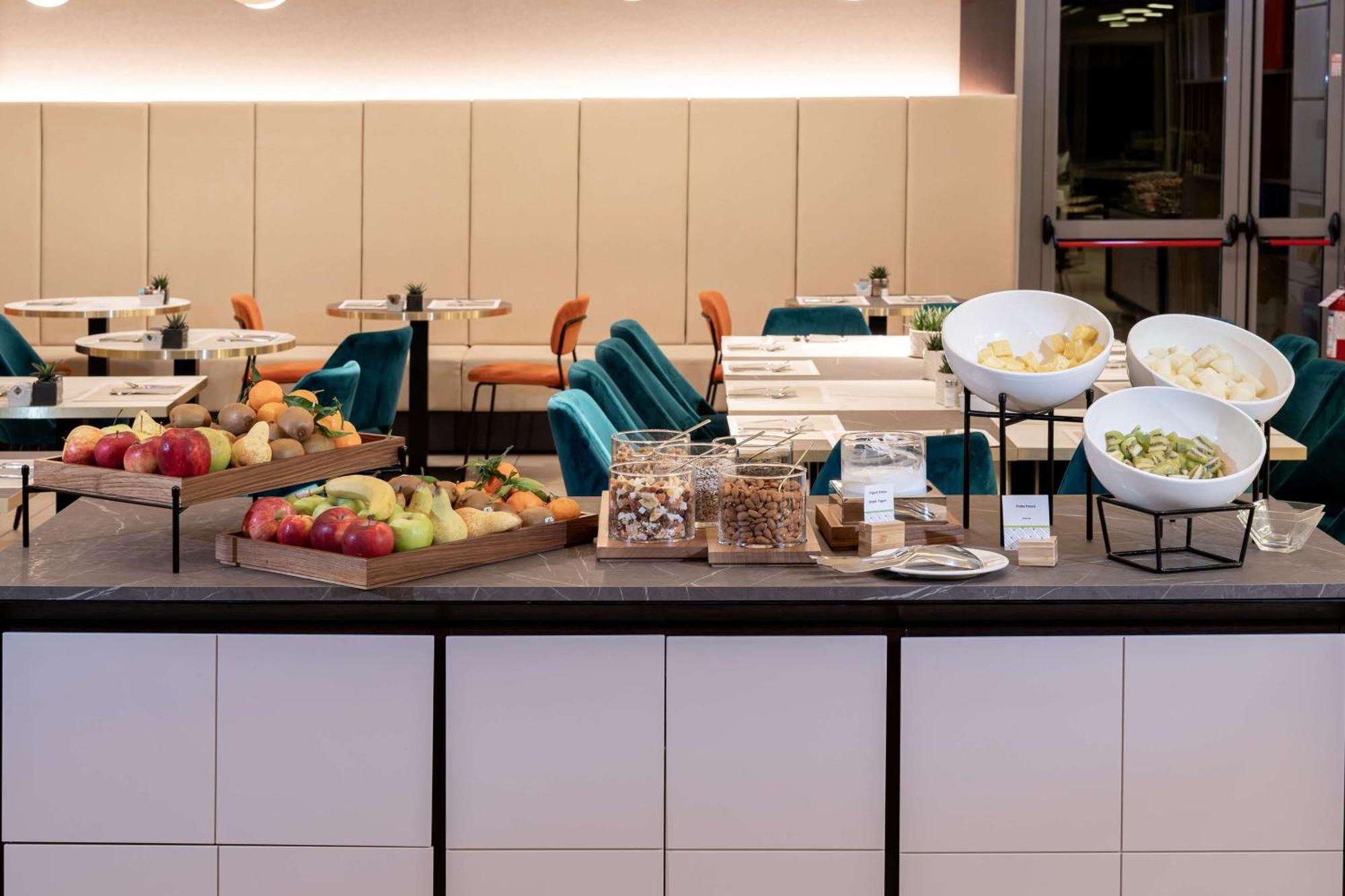 Doubletree By Hilton Milan Malpensa Solbiate Olona Hotel Eksteriør billede