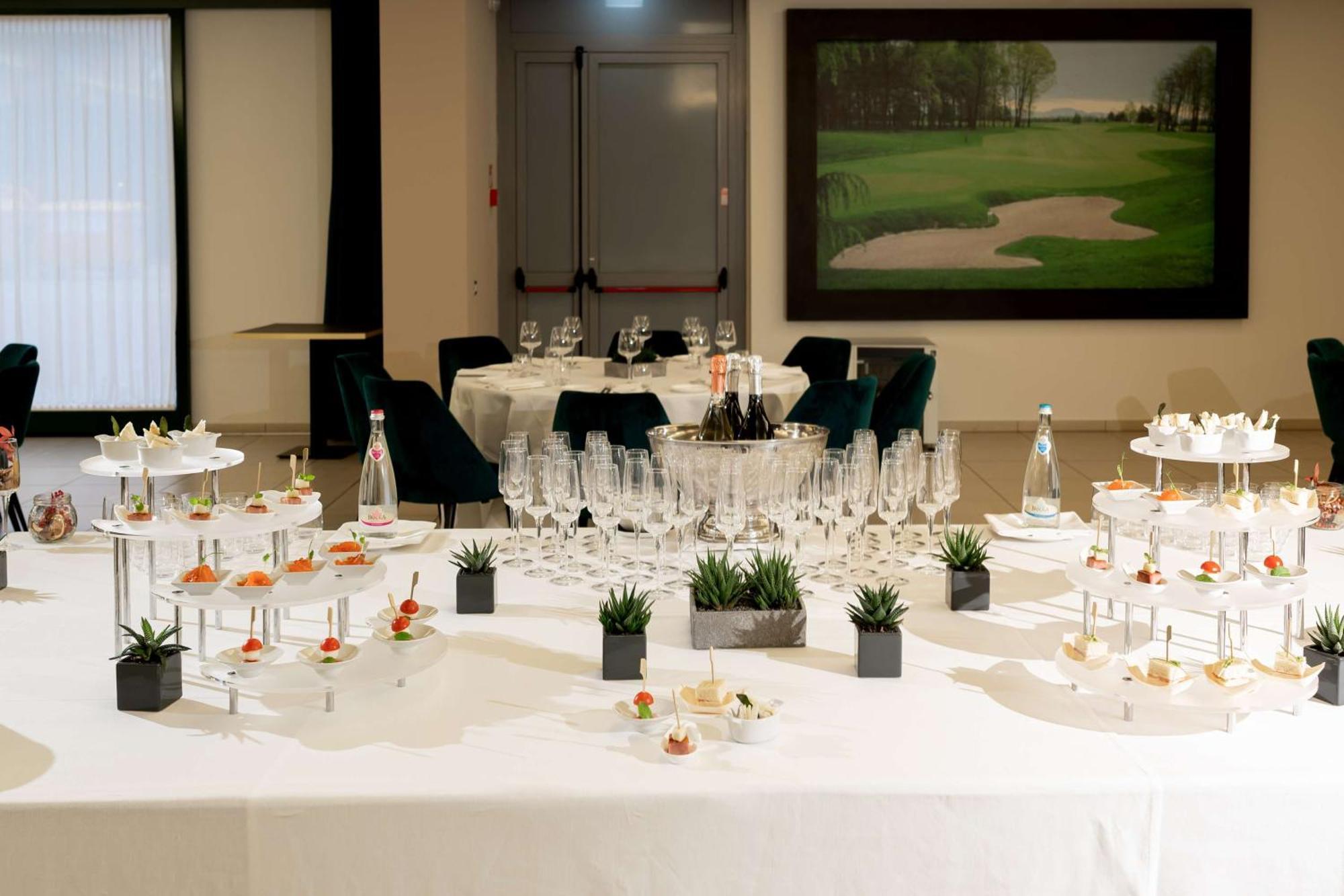 Doubletree By Hilton Milan Malpensa Solbiate Olona Hotel Eksteriør billede