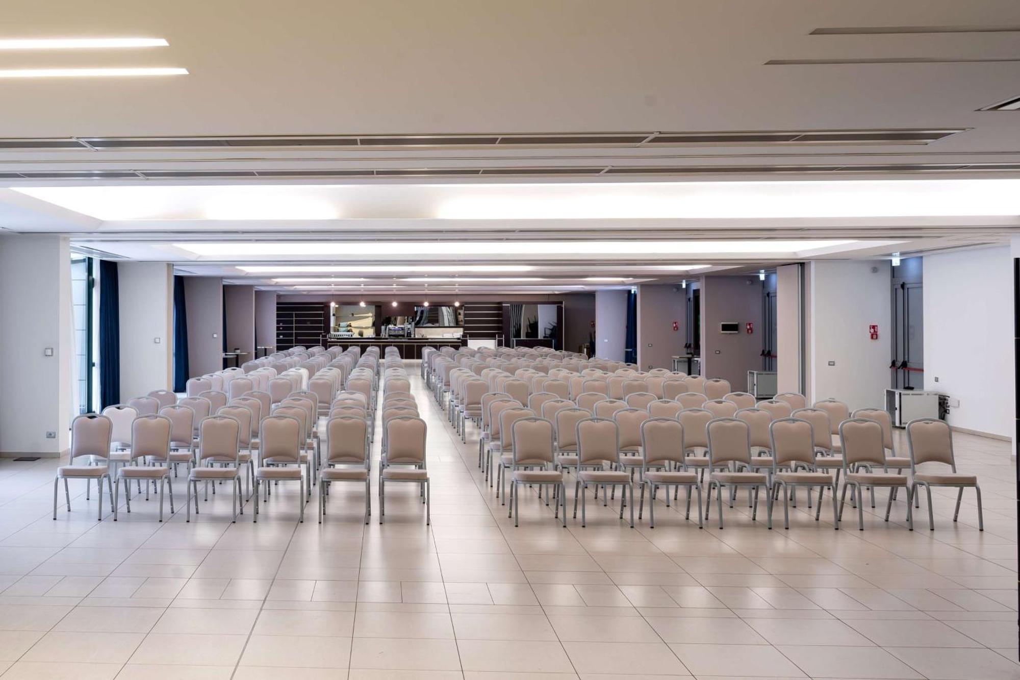 Doubletree By Hilton Milan Malpensa Solbiate Olona Hotel Eksteriør billede