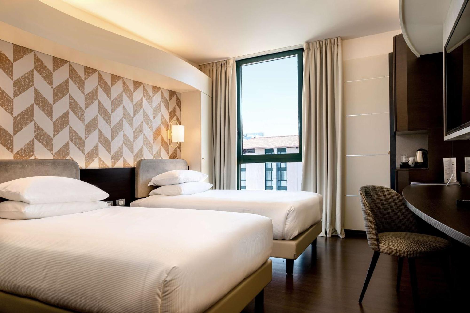 Doubletree By Hilton Milan Malpensa Solbiate Olona Hotel Eksteriør billede