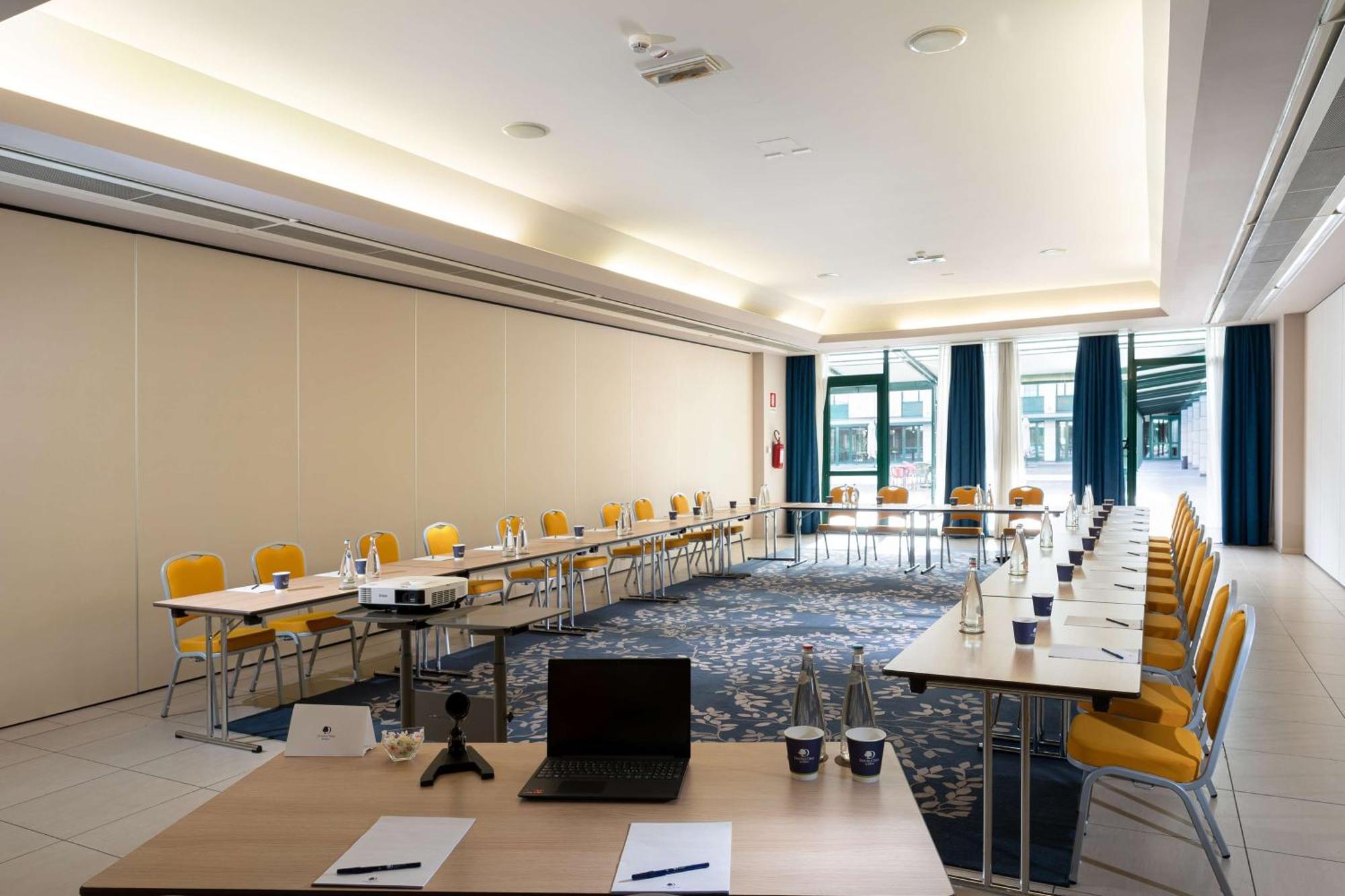 Doubletree By Hilton Milan Malpensa Solbiate Olona Hotel Eksteriør billede