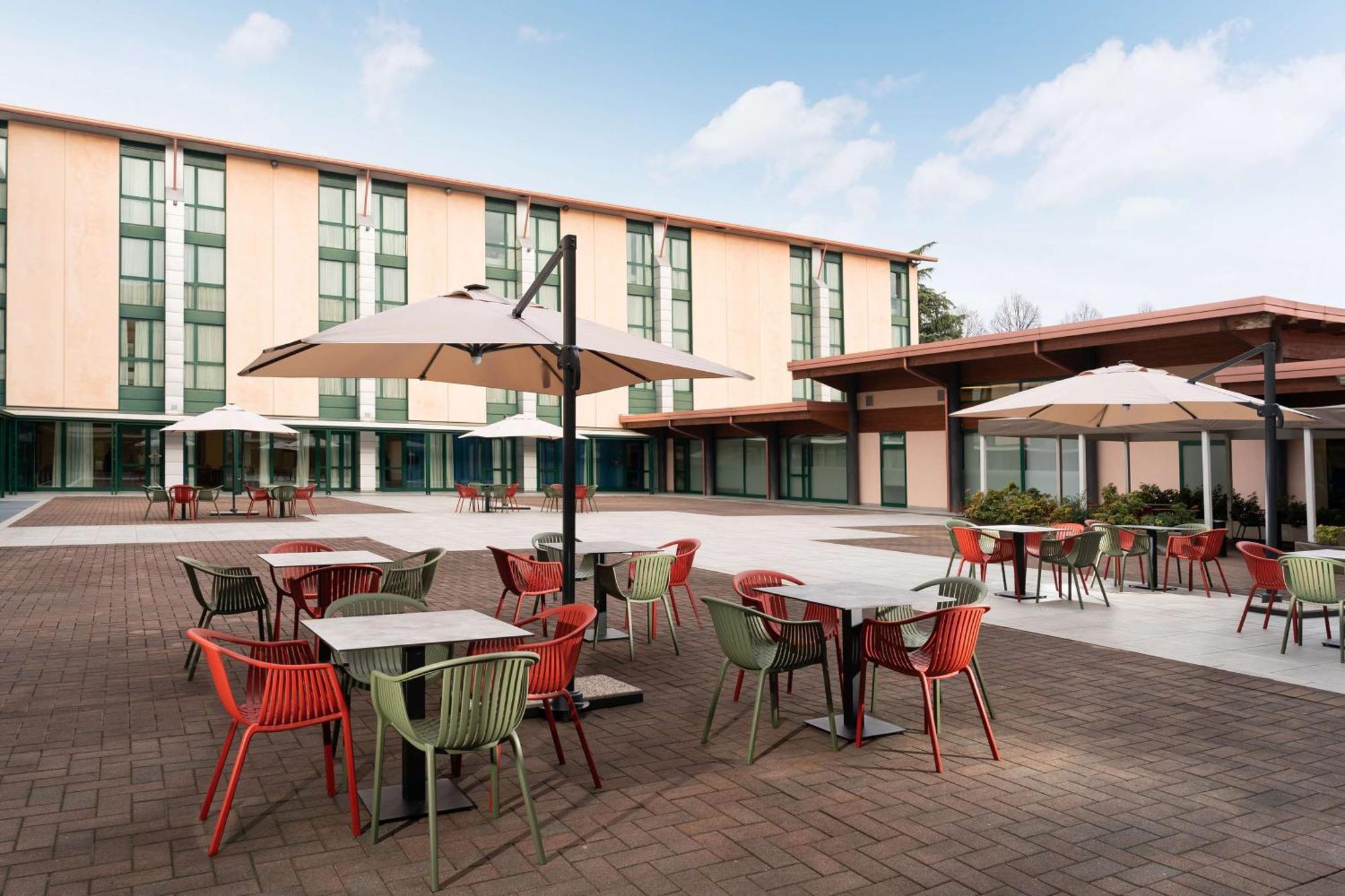 Doubletree By Hilton Milan Malpensa Solbiate Olona Hotel Eksteriør billede